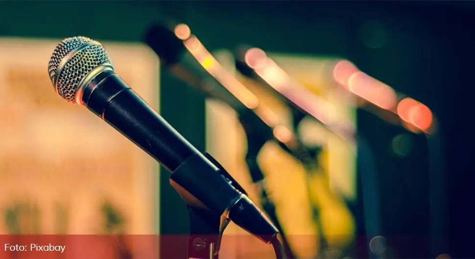 mikrofon pjevanje pixabay.webp